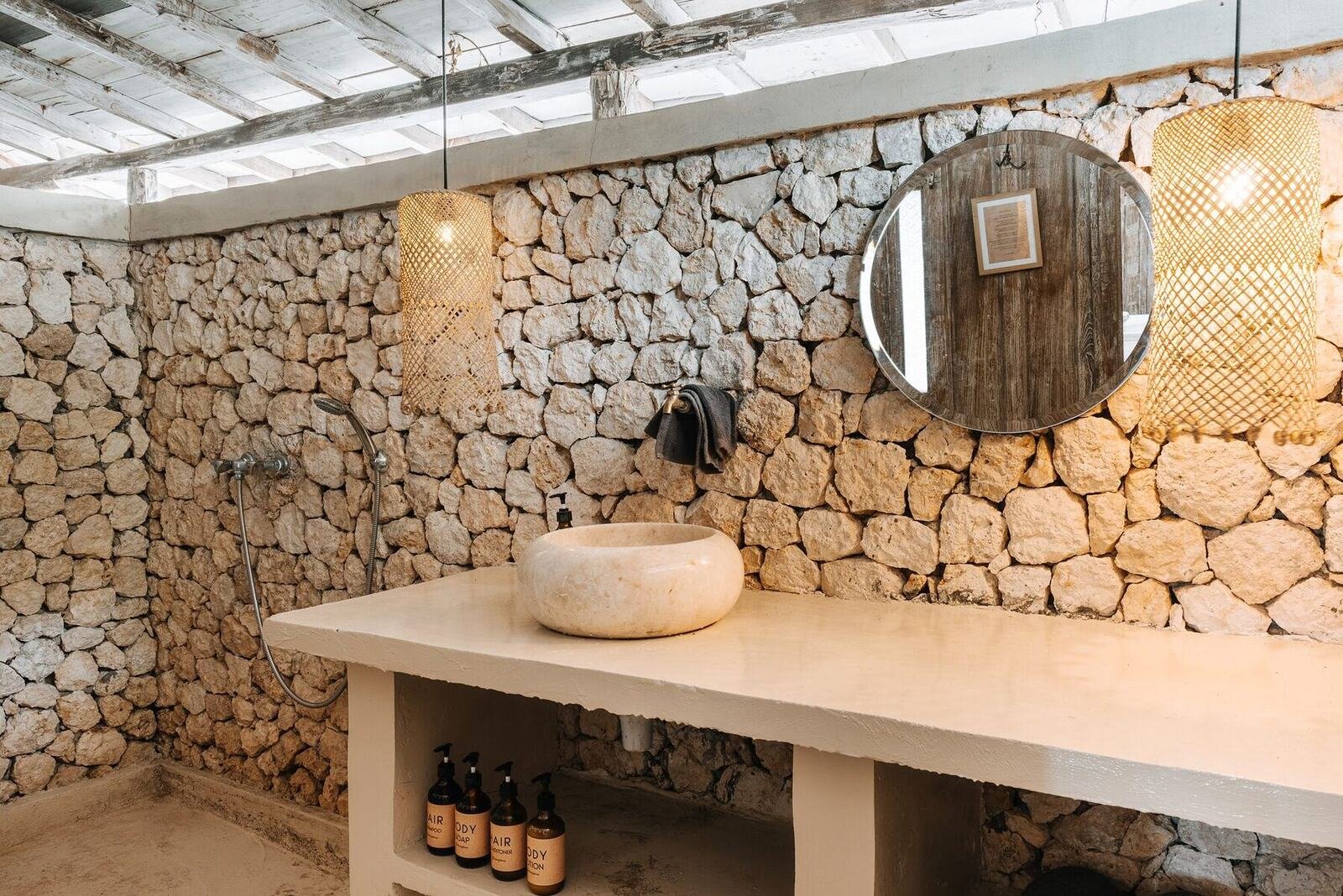 Stone bathroom in the Standard bungalow