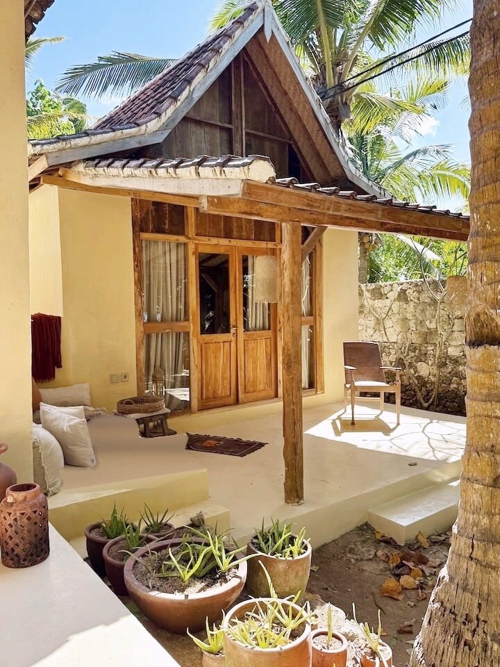 Entrance to the single room in the spa garden